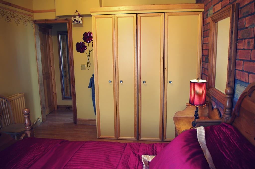 Crown House Suites Halifax Zimmer foto