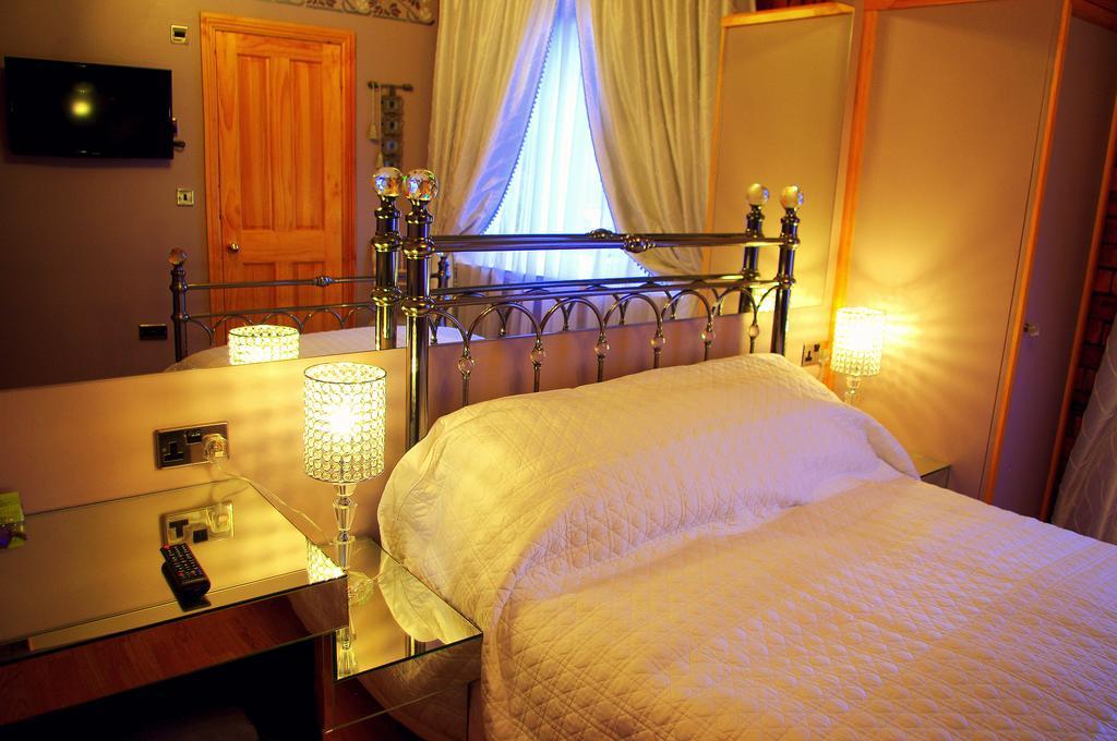 Crown House Suites Halifax Zimmer foto
